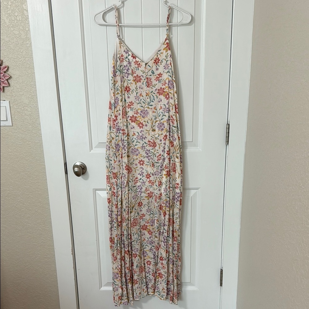 Carly Jean Los Angeles Floral Maxi Dress - Multicolor